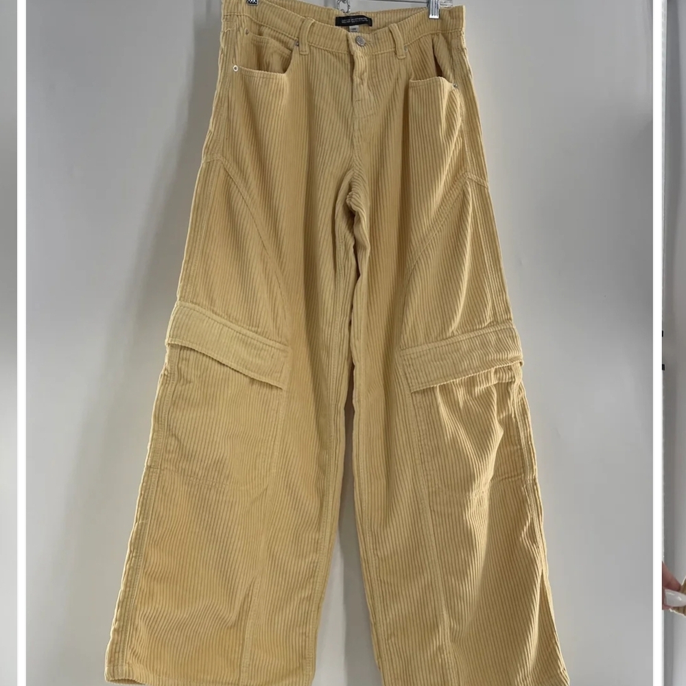 Women's Light Yellow Urban Outfitters Corduroy Pants Size 26